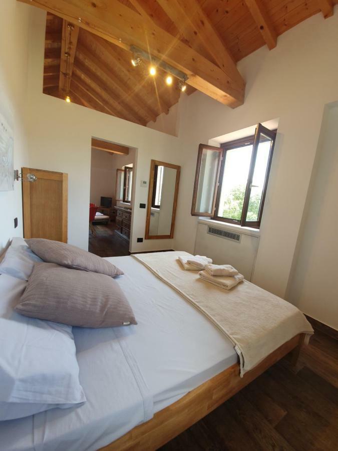 Agriturismo Podere Nigriano Salò Buitenkant foto